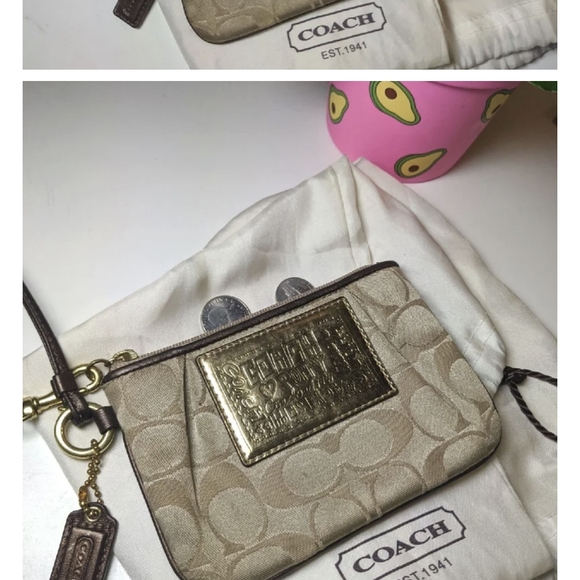 Coach wristlet - Picture 2 of 4